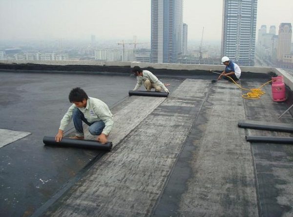 Chống thấm sàn mái, sân thượng bằng màng khò nóng bitum